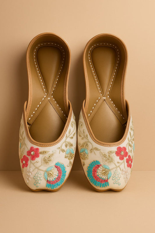 Off-White Floral Embroidered Jutti – Handcrafted Ethnic Flats for Women